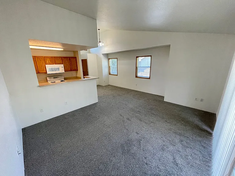 5631 N Hills Dr — Photo 8