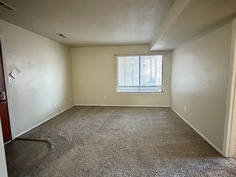 1111 Vattier St #7 — Photo 6