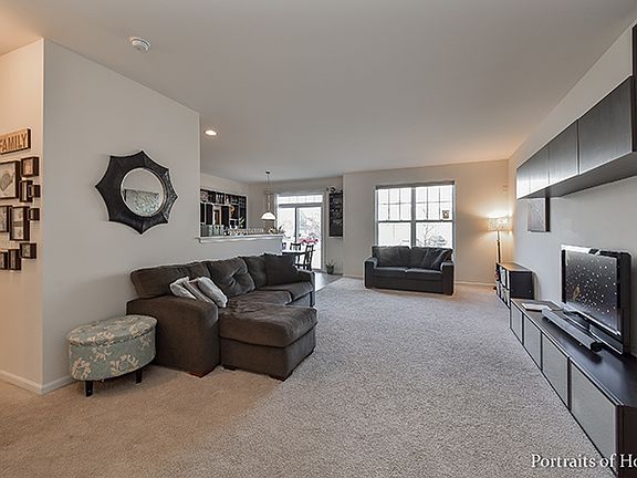 2nd image of 34W564 Roosevelt Ave Unit B