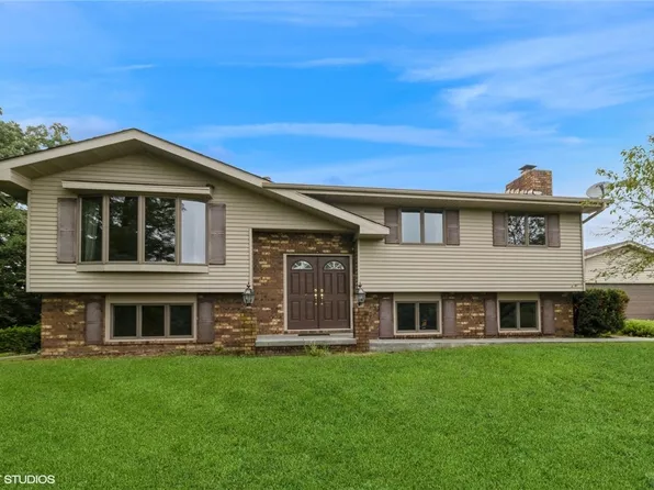 23597 330th St, Adel, IA 50003