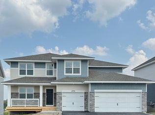 4730 Camden Cir, Chaska, MN 55318