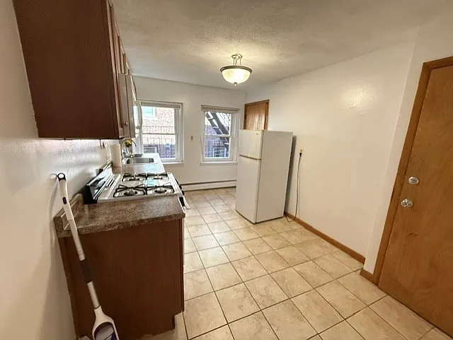 2 bed, $3,500 — Photo 2