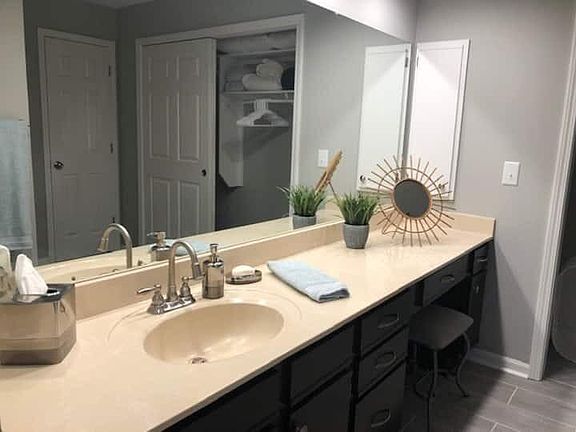 4th image of 350 S Wildwood Dr #2