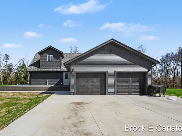 3233 Becker Rd, Muskegon, MI 49445