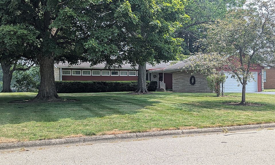 1st image of 109 River Rd