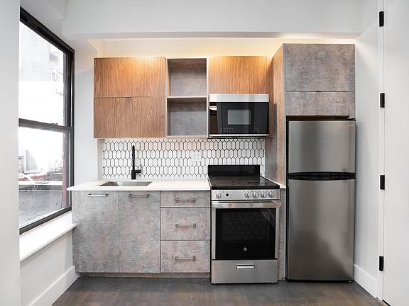 5th image of 340 E 105th St APT 2E