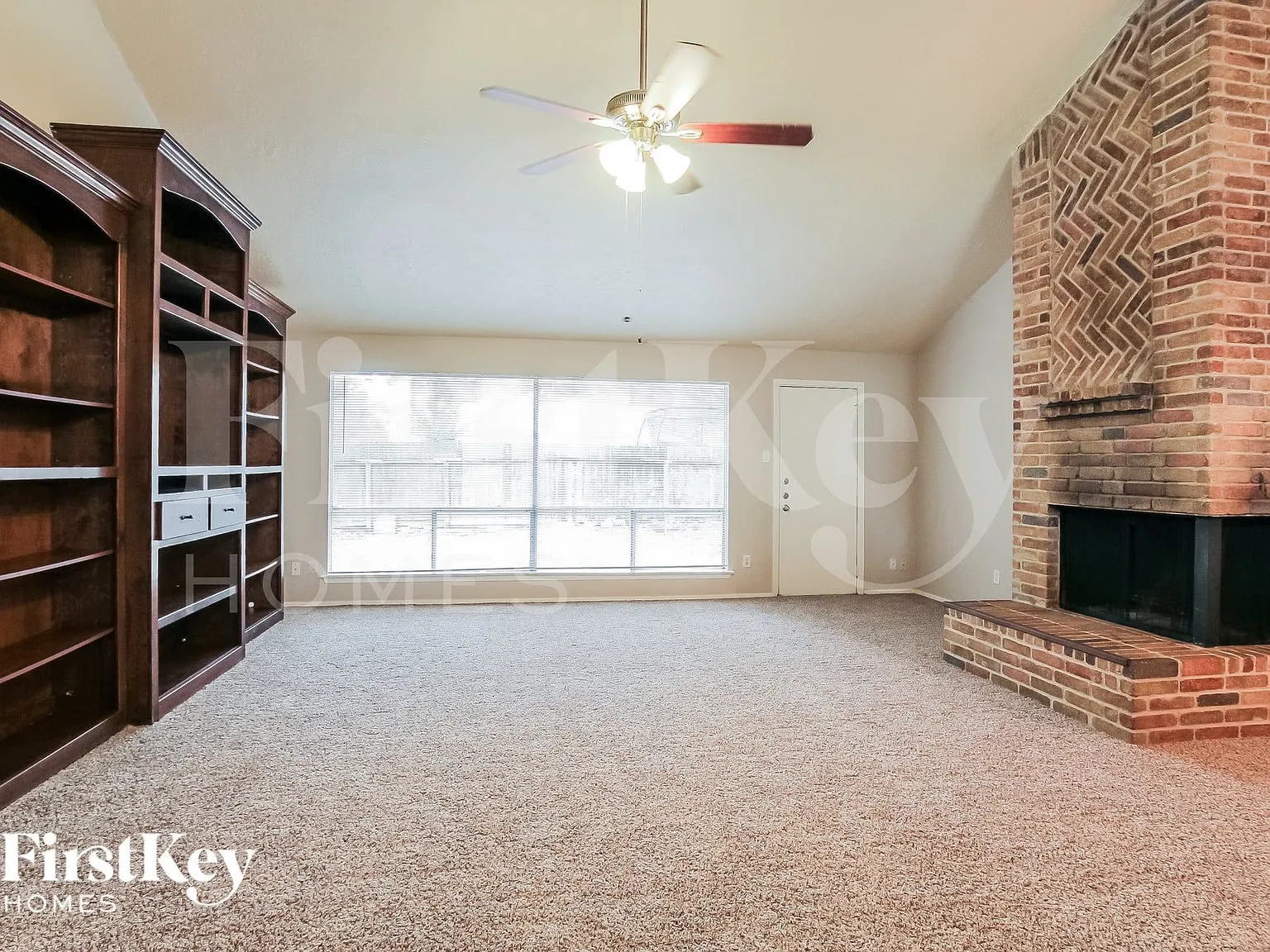 4 bed, 2.0 bath, 1914 sqft, $2,180 — Photo 4