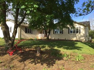 1197 Pleasant Ridge Rd, Greensboro, NC 27409