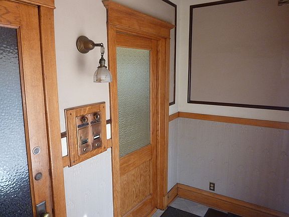 5th image of 2220 W Eastwood Ave