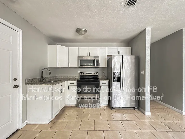 705 W 9th St — Photo 7