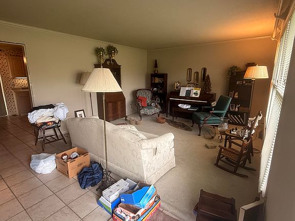 5th image of 136 Longview Rd