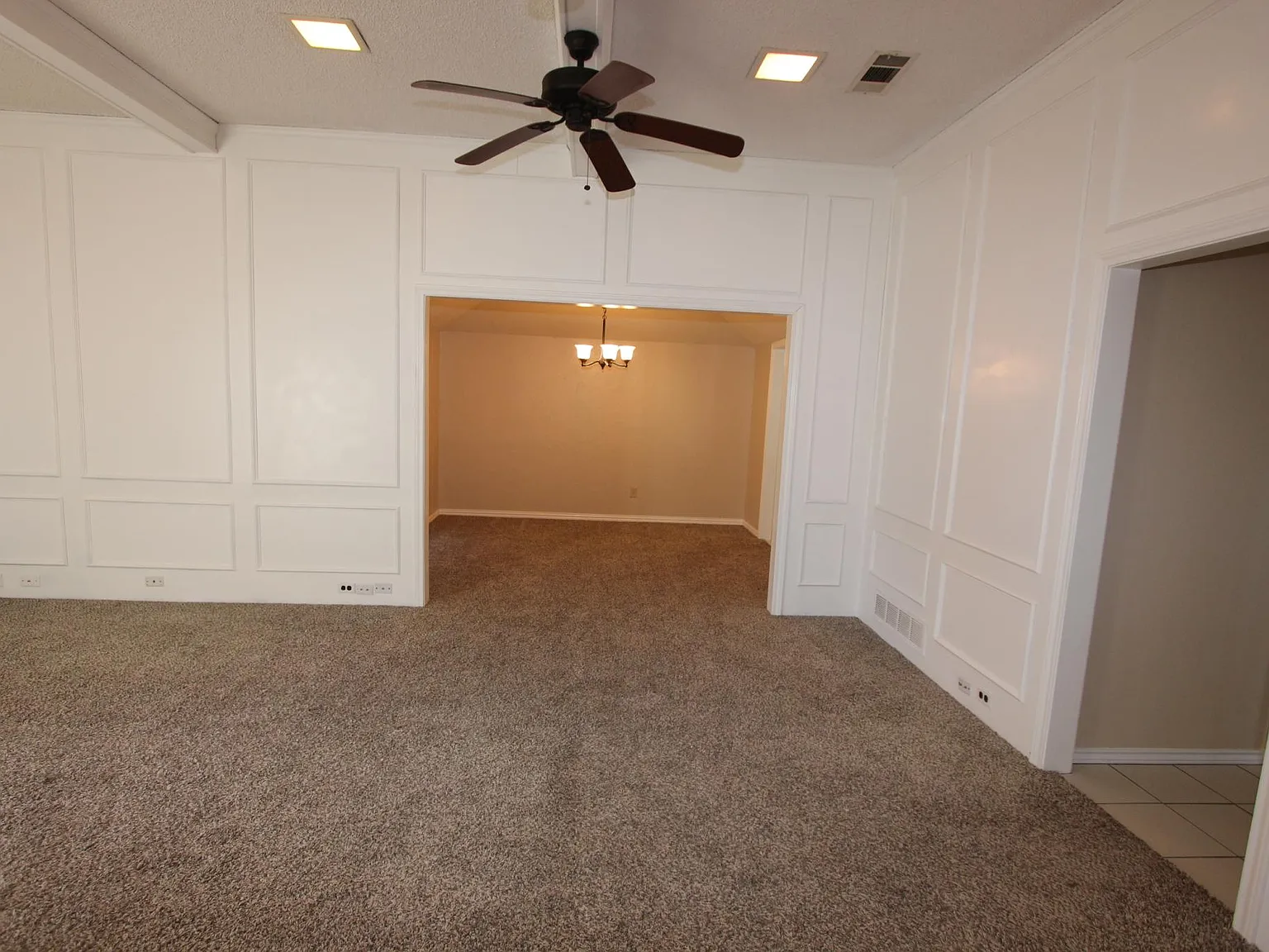 4 bed, 2061 sqft, $2,600 — Photo 4