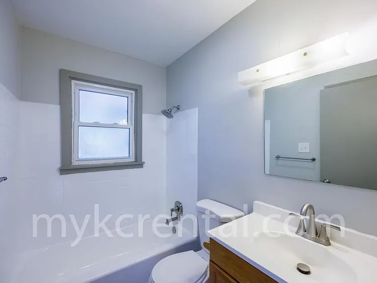 7915 W 59th Ter — Photo 14