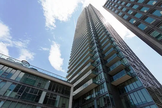 33 Lombard St #1604