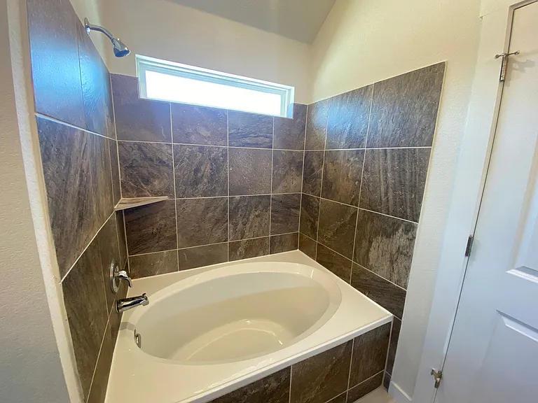17115 Alturas Ave — Photo 14