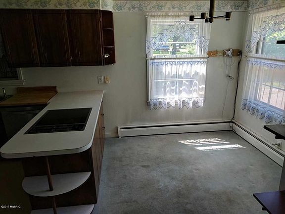 4th image of 1559 Francis Ave