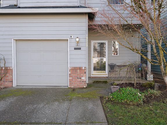 3rd image of 19738 SW Ashcroft Ln