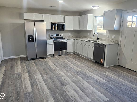 2nd image of 3982 Abbey Way