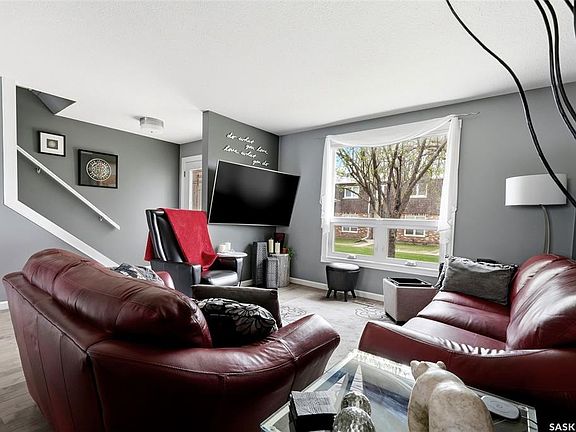 5th image of 35 Spruceview ROAD