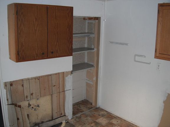 4th image of 42 White St