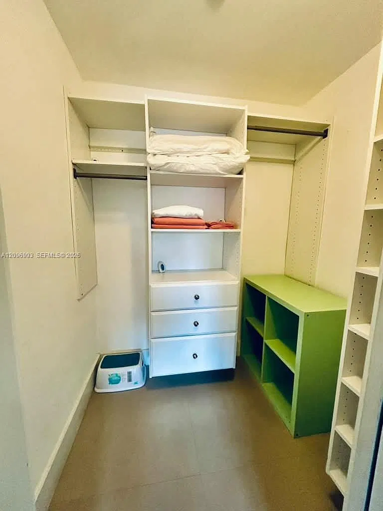 The Decoplage Condo — Photo 3