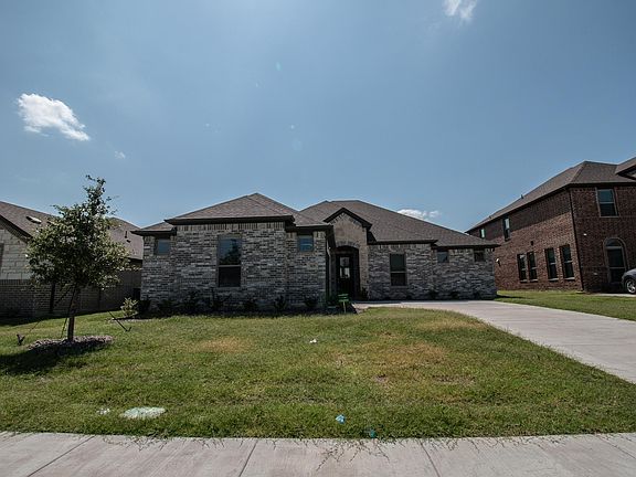 2nd image of 319 Middlefield Dr