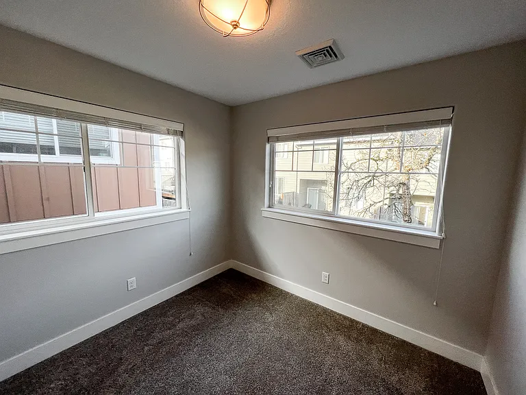 5729 Honey Bee St S — Photo 17