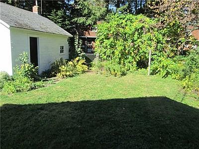 3rd image of 40 East St