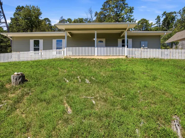 1032 Woodgate Rd, Ringgold, GA 30736