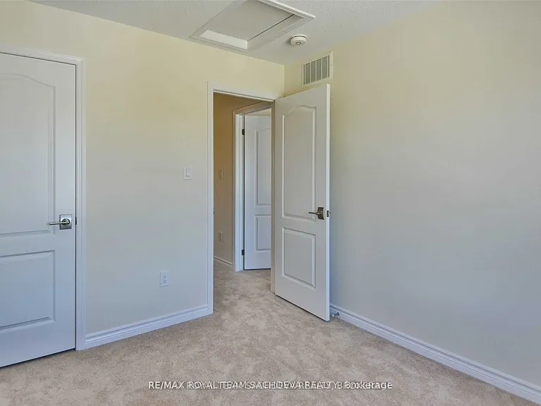 10 Heron Park Pl — Photo 19