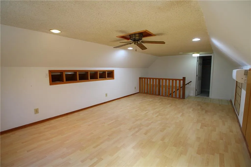 1 bed, 1.0 bath, 1968 sqft, $1,500 — Photo 1