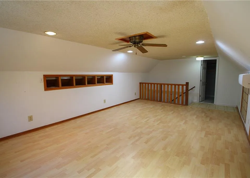 105 Homeport Dr