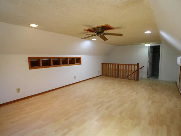 105 Homeport Dr, Newnan, GA 30265