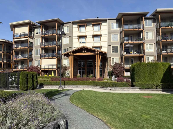 45750 Keith Wilson Rd #203, Chilliwack, BC V2R 0X3