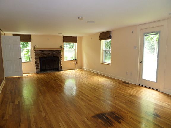 2nd image of 161 Ivy Creek Ln