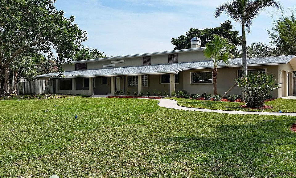 Gorgous Pool Corner Lot