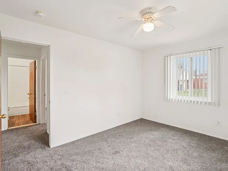 Outer Drive Manor Apartments — Photo 63