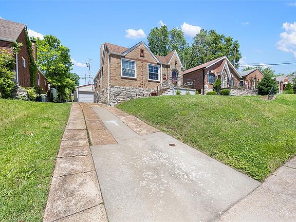 5th image of 453 Winston Dr