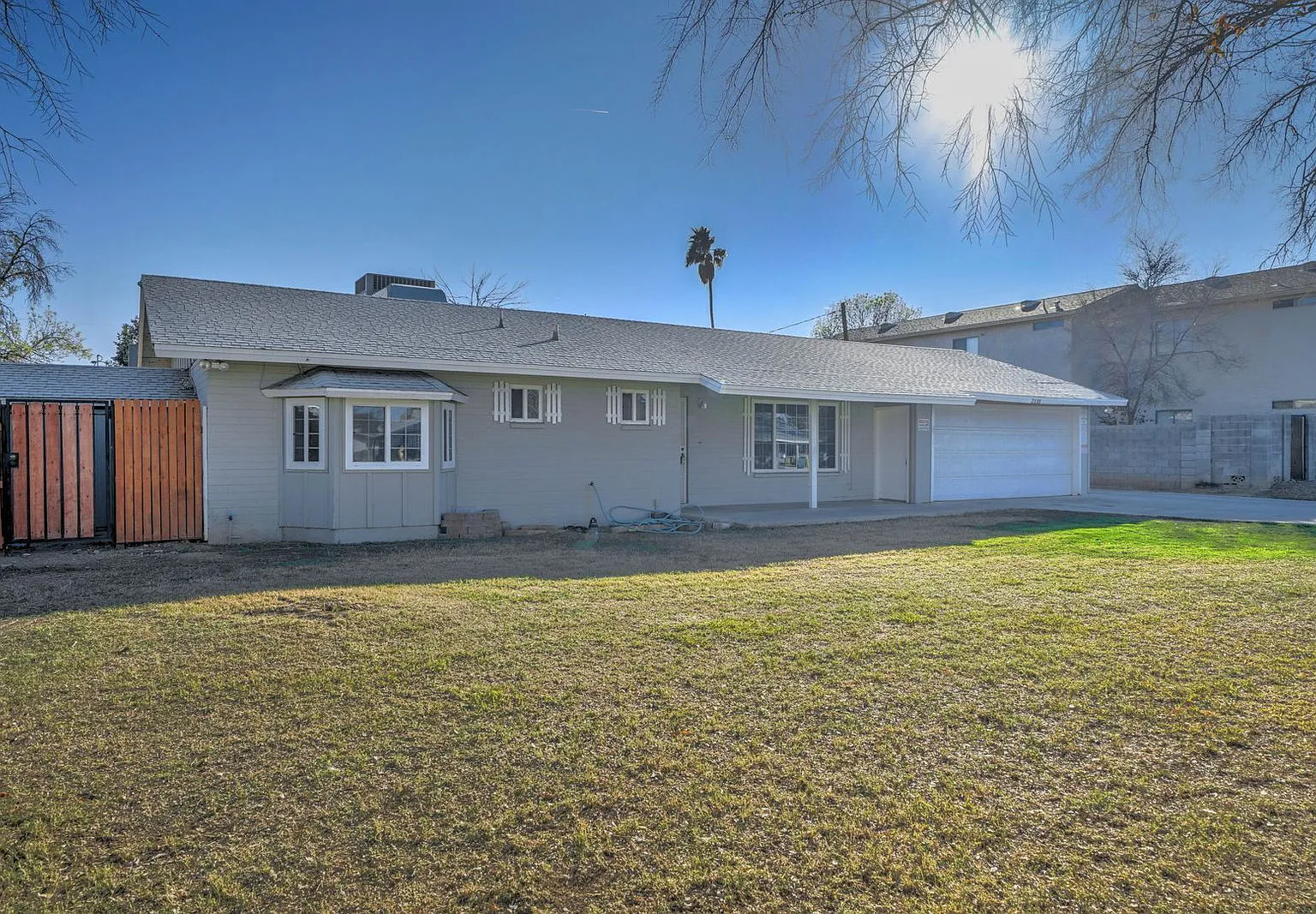 3 bed, 2.0 bath, 1210 sqft, $2,400 — Photo 2