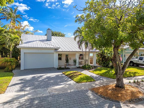 3rd image of 540 NE 10th Avenue