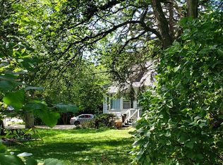 1180 Old McHenry Rd, Long Grove, IL 60047