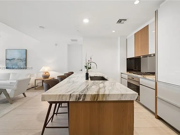 2831 S Bayshore Dr #CU-1701 — Photo 1