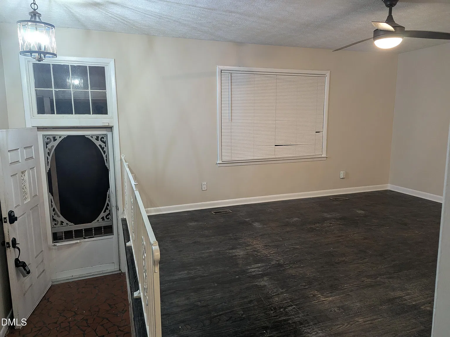 4 bed, 2.5 bath, 1601 sqft, $1,850 — Photo 3