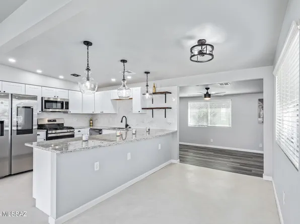 8610 E Ruby Dr, Tucson, AZ 85730