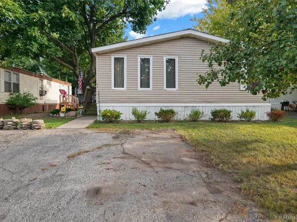 351 N Squirrel Rd Lot 63, Auburn Hills, MI 48326