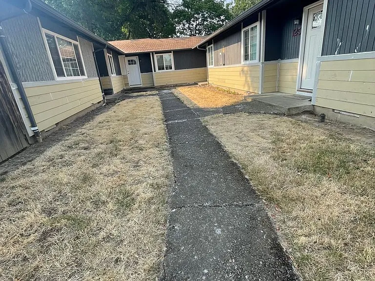 Albany Meadows Apartments — Photo 37