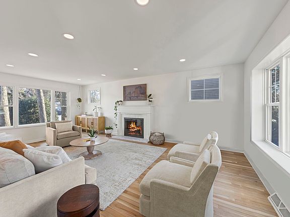 5th image of 291 Spring Ave