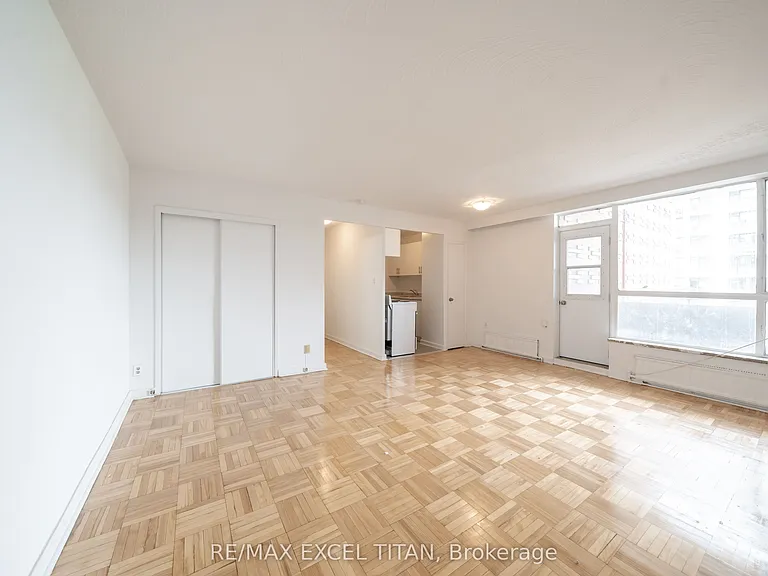 165 Cosburn Ave #301 — Photo 4
