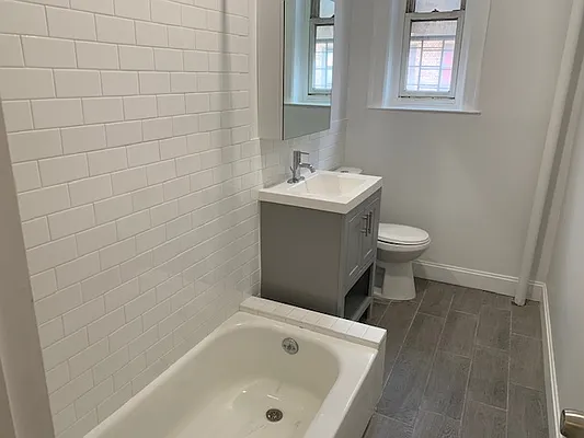 Rented by Premier Metro Realty Corp | media 8