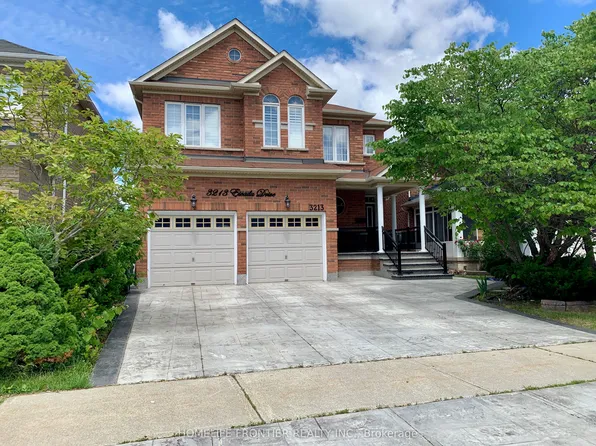 3213 Escada Dr, Mississauga, ON L5M 7V6